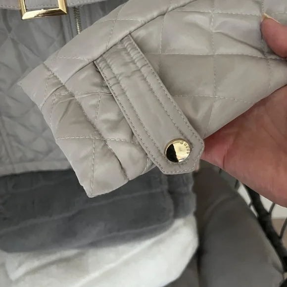 GUESS Quilted Coat EUC - Picture 7 of 10